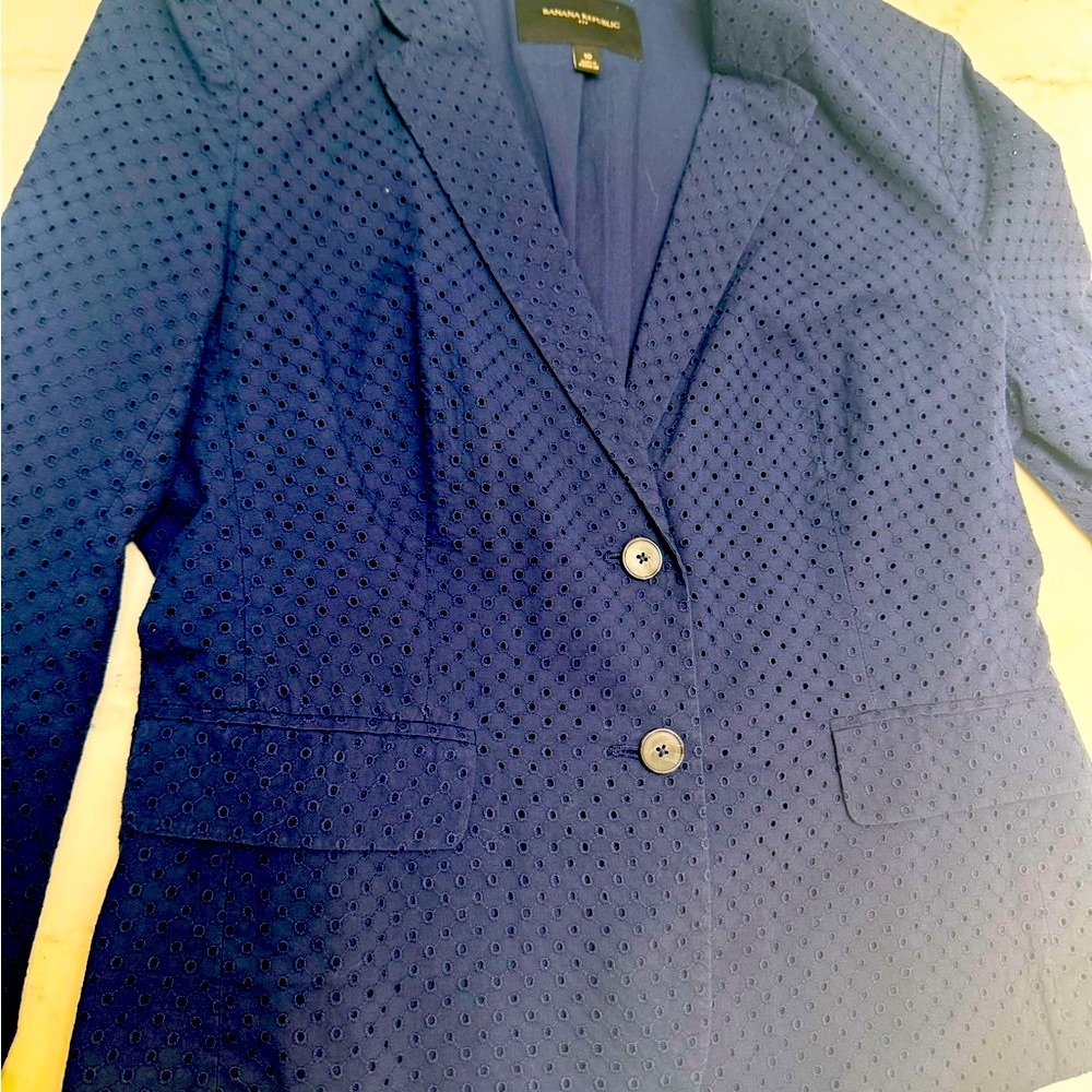 Banana republic navy, size 10 linen eyelet fabric, fitted blazer